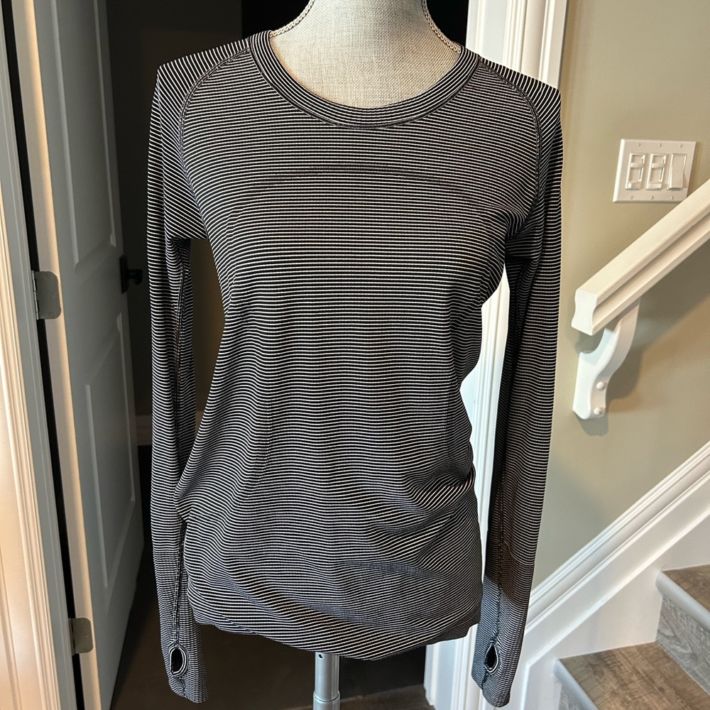 Lululemon top